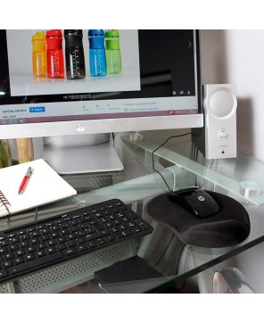 Mouse pad con soporte de silicón.