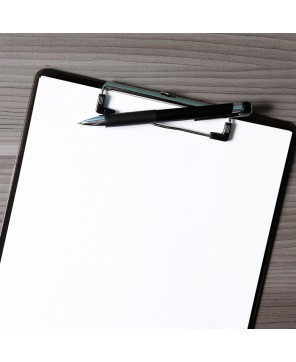 Tabla de plástico para documentos.