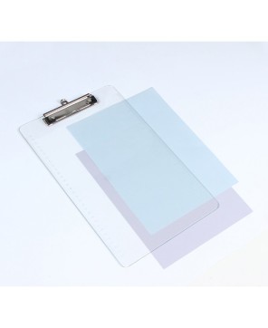 Tabla de plástico para documentos.